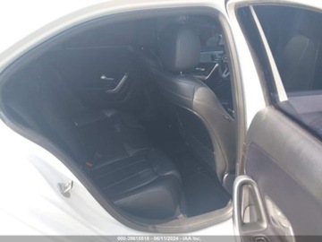 Mercedes Klasa A W177/V177 2020 Mercedes-Benz Klasa A 2020 Mercedes-Benz A-Class A 220 Sedan 2.0 Benzyna, zdjęcie 7