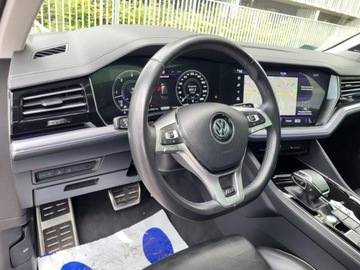 Volkswagen Touareg III SUV 4.0 V8 TDI SCR 422KM 2019 Touareg R-LINE * V8 4,0l diesel 421KM*Salon PL*Bezwypadkowy* ASO*VAT23, zdjęcie 7