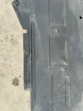 КРЫШКА ШАССИ ПРАВАЯ AUDI A4 B8 8K0825208D