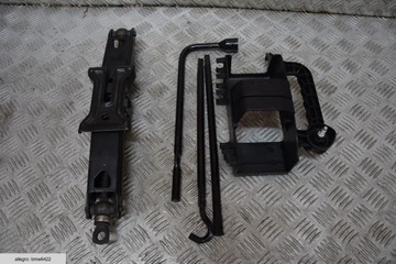 JEEP CHEROKEE KJ ZVEDÁK KLÍČ KPL.
