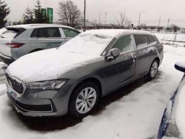 Skoda Superb IV Kombi 2.0 TDI 193KM 2025 Skoda Superb Superb Combi Edition 130 2,0TDI 190 KM 7-bieg.DSG 4x4 Wyprzed