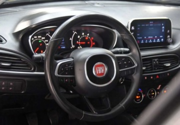 Fiat Tipo II Sedan 1.6 MultiJet 120KM 2017 Fiat Tipo Kamera cofania _ LED _ Alu felgi _ Podgrzewane fotele 1.6 Diesel, zdjęcie 20