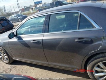 Chrysler 300C II 2021 Chrysler 300 2021 r., 3,6 L 4x4 3.6 Benzyna 292KM, zdjęcie 14