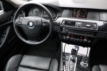 BMW Seria 5 F10-F11 Touring 528i 245KM 2012 BMW 5 528i xDrive, 4X4, Automat, Skóra, Navi, zdjęcie 6