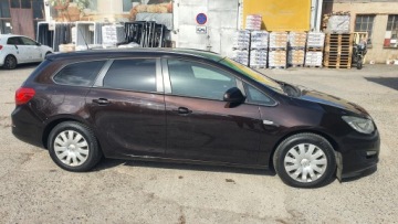 Opel Astra J Sports Tourer Facelifting 1.7 CDTI ECOTEC 110KM 2013 OPEL ASTRA J 1.7 CDTI 110 KM, super stan, bardzo zadbana, zdjęcie 2