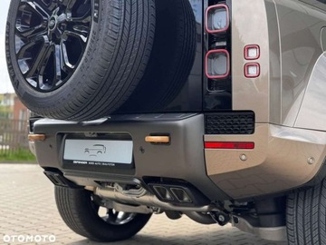 Land Rover Defender IV (L663) 2025 Land Rover Defender Land Rover Defender 4.4 P635 V8 mHEV Octa 4.4 Hybryda, zdjęcie 9