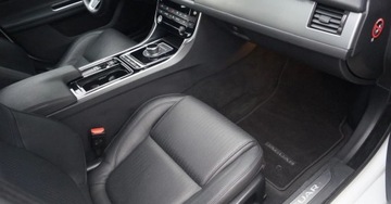 Jaguar XF II Sedan 2.0 i4D 180KM 2018 Jaguar XF 2.0 Diesel 180KM, zdjęcie 19