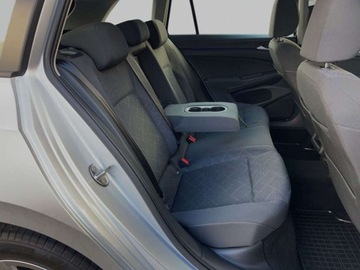 Volkswagen Golf VIII Variant 1.5 TSI 130KM 2022 Volkswagen Golf 1.5TSI 130KM Life SalonPL SerwisASO Acc Led Virtual KessyG, zdjęcie 12