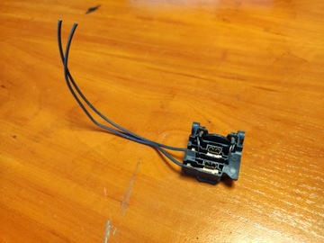 ZÁSTRČKA KONEKTOR ŽÁROVKY H7 FORD MONDEO MK4 S-MAX MK1 GALAXY