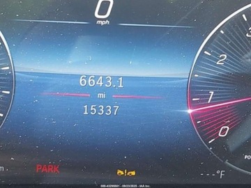 Mercedes GLB 2024 Mercedes-Benz GLB 2024, 250, 4x4, od ubezpieczalni 2.0 Benzyna 221KM, zdjęcie 10