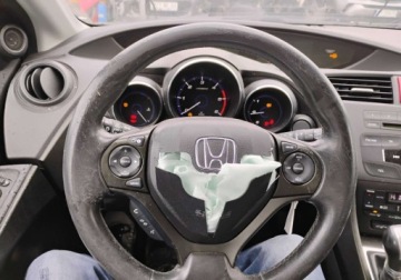 Honda Civic IX Hatchback 5d 1.6 i-DTEC 120KM 2013 Honda Civic 2013r, 1.6 Diesel. Uszkodzony lewy przod i tyl. 1.6 Diesel, zdjęcie 11