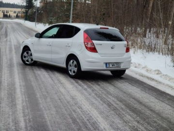 Hyundai i30 I Hatchback 1.4 109KM 2009 Hyundai i30 I 1.4 Benzyna 109KM Manual, zdjęcie 16