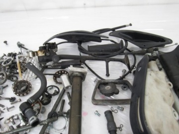 Болты + ось + лапка и т.д. Yamaha R-6, 01r RJ03