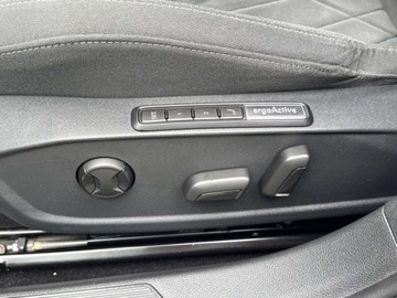 Volkswagen Golf VIII Hatchback Plug-In-Hybrid 1.4 TSI 204KM 2022 Volkswagen Golf eHybrid 204KM Style Side Assist Nawigacja ergoActive S, zdjęcie 13