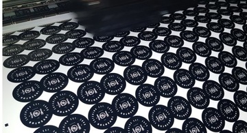 ПЕЧАТЬ НАКЛЕЙКОВ ФОЛЬГОЙ 1м2 автосервис