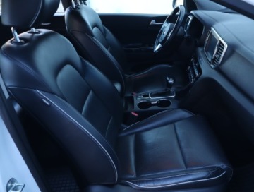 Kia Sportage IV SUV Facelifting 1.6 T-GDI 177KM 2018 Kia Sportage 1.6 T-GDI, Salon Polska, Serwis ASO, zdjęcie 8