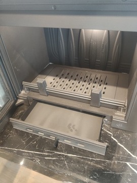 ЭКО-КАМИННАЯ ВСТАВКА Чугунный камин MAJA доступен немедленно.