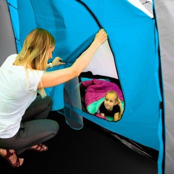 Большая семейная палатка с двумя спальнями для 6 человек.