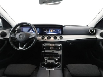 Mercedes Klasa E W213 Cabrio 2.0 200 184KM 2017 Mercedes E 200 automat Multibeam LED virtual, zdjęcie 14