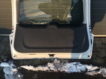 KIA CARENS III 06-12 ZADNÍ VÍKO KUFRU 3D