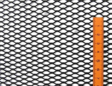 Серебряная сотовая сетка для бампера 30x10 мм.