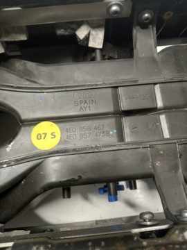 PODŁOKIETNIK TUNEL ŚRODKOWY AUDI A8D3 4E0858467