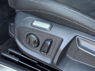 Volkswagen Arteon Fastback Facelifting 2.0 TSI 190KM 2024 Volkswagen Arteon R-Line Reflektory LED Keyless Lane Assist Tempomat Cyfro, zdjęcie 10