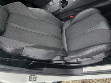 Peugeot 3008 II Crossover 1.2 PureTech 130KM 2017 Peugeot 3008 1.2 130 Benz NAVI Full LED, zdjęcie 19