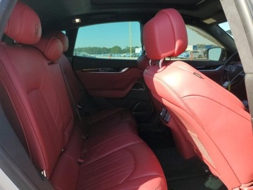 Maserati Levante 2022 Maserati Levante Base 2022 3.0l 3.0 Benzyna 345KM, zdjęcie 11