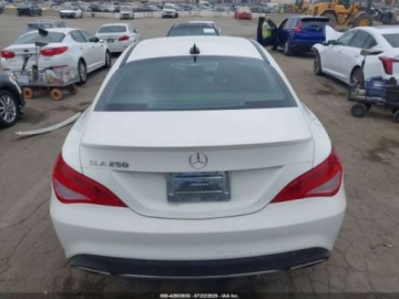 Mercedes CLA C117 2018 Mercedes-Benz CLA 250 Coupe 2.0 Benzyna 208KM, zdjęcie 6