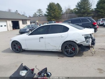 Alfa Romeo Giulia II Sedan 2.0 TBi 280KM 2018 Alfa Romeo Giulia TI Sport 2018 2.0l 2.0 Benzyna 280KM, zdjęcie 2