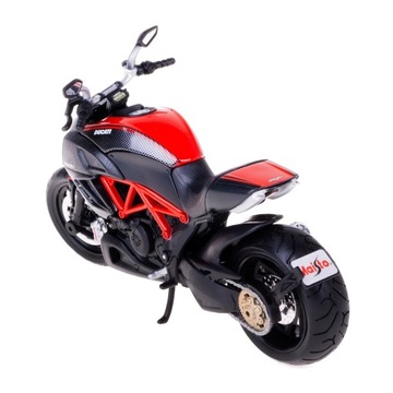 Модель Ducati Diavel Carbon в масштабе 1:12 Maisto.