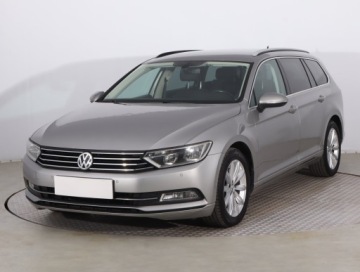 Volkswagen Passat B8 Variant 2.0 TDI 150KM 2015 VW Passat 2.0 TDI, Automat, Klima, Klimatronic, zdjęcie 1
