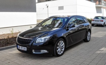 Opel Insignia I Sports Tourer 2.0 CDTI ECOTEC 160KM 2010 Opel Insignia 2,0CDTI (160KM) Automat Skory 2.0 Diesel 160KM