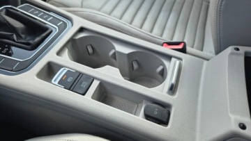 Volkswagen Passat B8 Variant Facelifting 2.0 TSI 190KM 2022 Volkswagen Passat 2.0TSI 190KM ACC SalonPL Kamera, zdjęcie 37