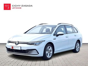 Volkswagen Golf VIII Variant 1.0 TSI 110KM 2023 Volkswagen Golf SalonPL 110KM Life Variant Pakiety Podgrzew.KierownicaFot