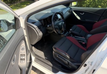Hyundai i30 II Hatchback 5d Facelifting 1.6 GDI 186KM 2015 Hyundai i30 1,6Turbo 186KM Climatronic Kamera Led Navi Bezwypadkowy SERWIS, zdjęcie 19