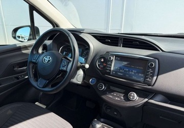 Toyota Yaris III 2018 Toyota Yaris OFERTA BLACK WEEK 1.5 Hybrid 75KM CVT Premium Salon PL 1.5, zdjęcie 29