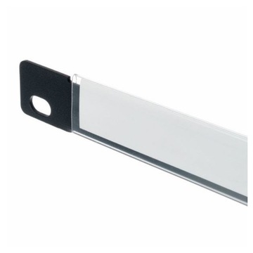 Маскирующая панель с подписанной полосой RACK 1/2U сталь Adam Hall 872205 LBL