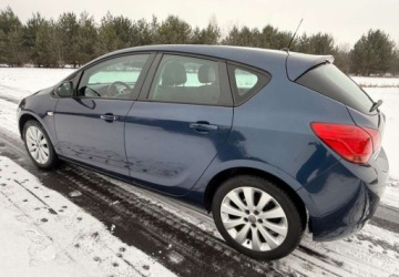 Opel Astra J Hatchback 5d 1.6 Twinport ECOTEC 115KM 2010 Opel Astra Opel Astra 1.6 Innovation 1.6 Benzyna 115KM, zdjęcie 23