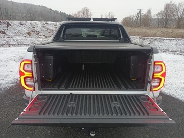 Toyota Hilux VIII Podwójna kabina Facelifting 2.8 D-4D 204KM 2023 Toyota Hilux 2.8 D-4D Double Cab Invincible Sport, zdjęcie 10