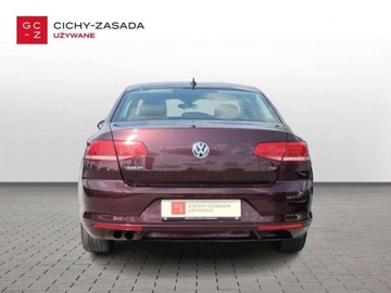 Volkswagen Passat B8 Limousine 1.8 TSI BlueMotion Technology 180KM 2017 Volkswagen Passat Salon PL, FV23, ACC, ASO, DSG 1.8 Benzyna 180KM, zdjęcie 3