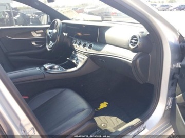 Mercedes Klasa E W213 2020 Mercedes-Benz Klasa E 350 4Matic 2020 2.0l 2.0 Benzyna 255KM, zdjęcie 9