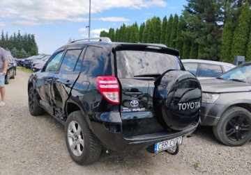 Toyota RAV4 III MPV Facelifting 2.2 D-4D 150KM 2010 Toyota RAV4 2010r, 2.2 DIESEL. 4x4. Uszkodzony lewy bok. Jezdzi 2.2 Diesel, zdjęcie 2