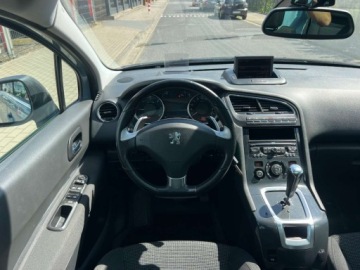 Peugeot 5008 I Minivan 1.6 HDi FAP 110KM 2011 Peugeot 5008 AUTOMAT NAWIGACJA KLIMATYZACJA PARKTRONIC TEMPOMAT PANORAMA D, zdjęcie 9