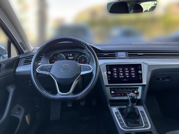 Volkswagen Passat B8 Variant Facelifting 2.0 TDI SCR 150KM 2022 Volkswagen Passat B8 2.0 TDI EVO Essence 2.0 TDI 1, zdjęcie 13