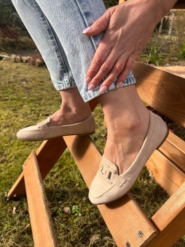 БЕЖЕВЫЕ МОКАСИНЫ ЖЕНСКИЕ НА ЦЕПОЧКЕ, ЗАМША 40