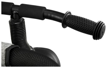 Детский трехколесный велосипед с поворотным толкателем и функцией свободного колеса