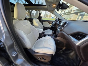 Jeep Cherokee V Terenowy 3.2 V6 272KM 2017 JEEP CHEROKEE Overland V6 3.2l benzyna 272KM 4X4 Salon PL LPG Wentylacja, zdjęcie 36