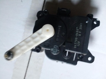 AVENSIS T25 03-08 MOTOREK RADIÁTORU PRAVÝ EU